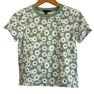 Forever 21 Green Daisy Print Short Sleeve Cropped Tee - White Flower Pattern